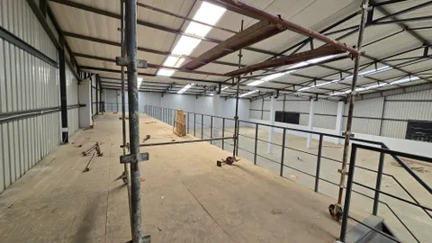 Stand 7, 2 Milano Close, Cosmo Business Park 1094m² Warehouse Available To Let (8)